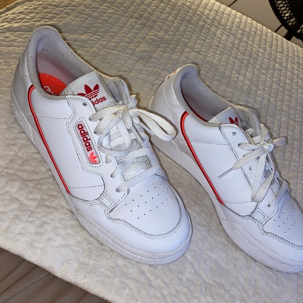 Adidas casual shoe